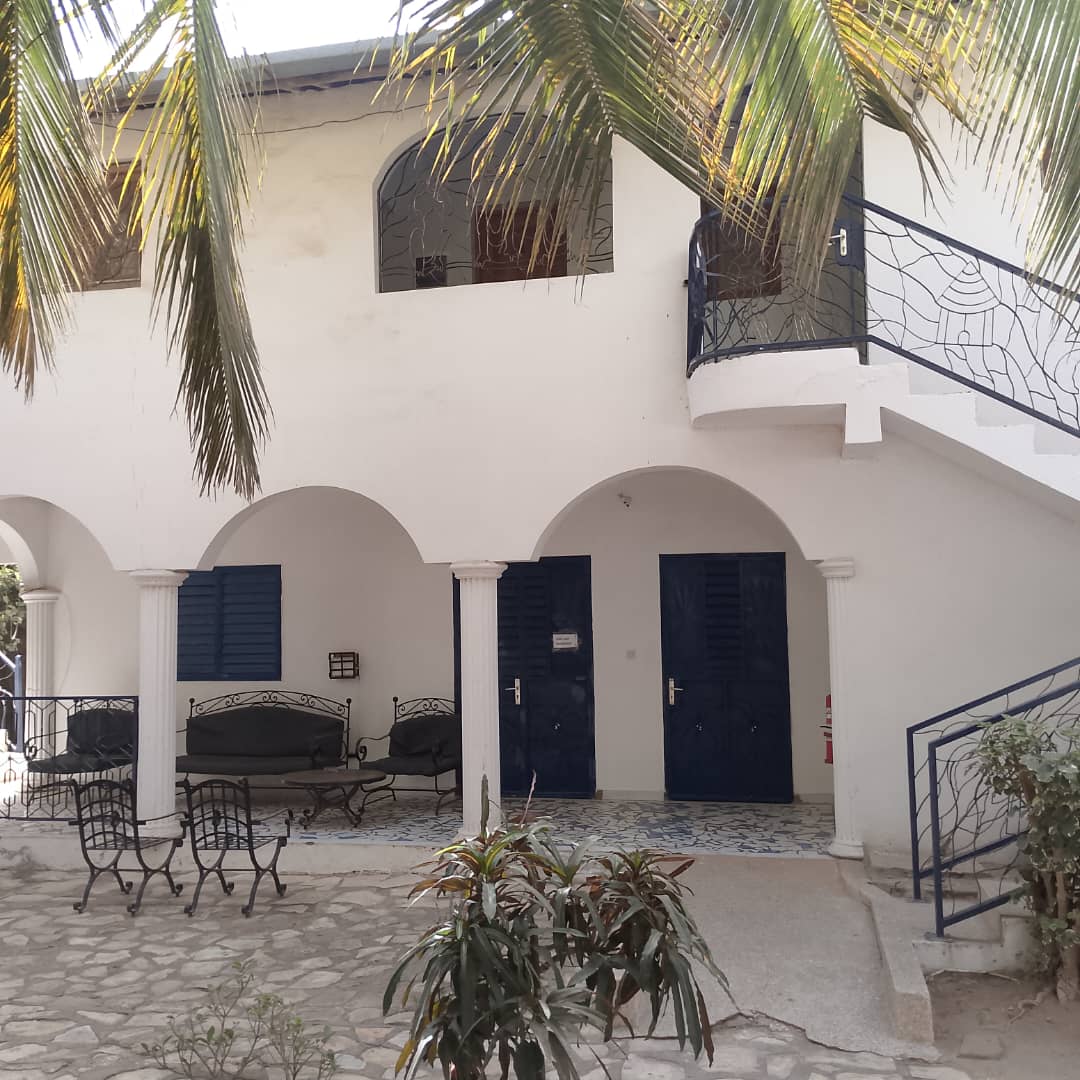 Villa de charme à vendre à Mbour – À 300 m de la plage